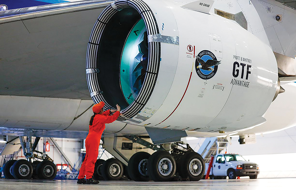 Pratt & Whitney engine technician