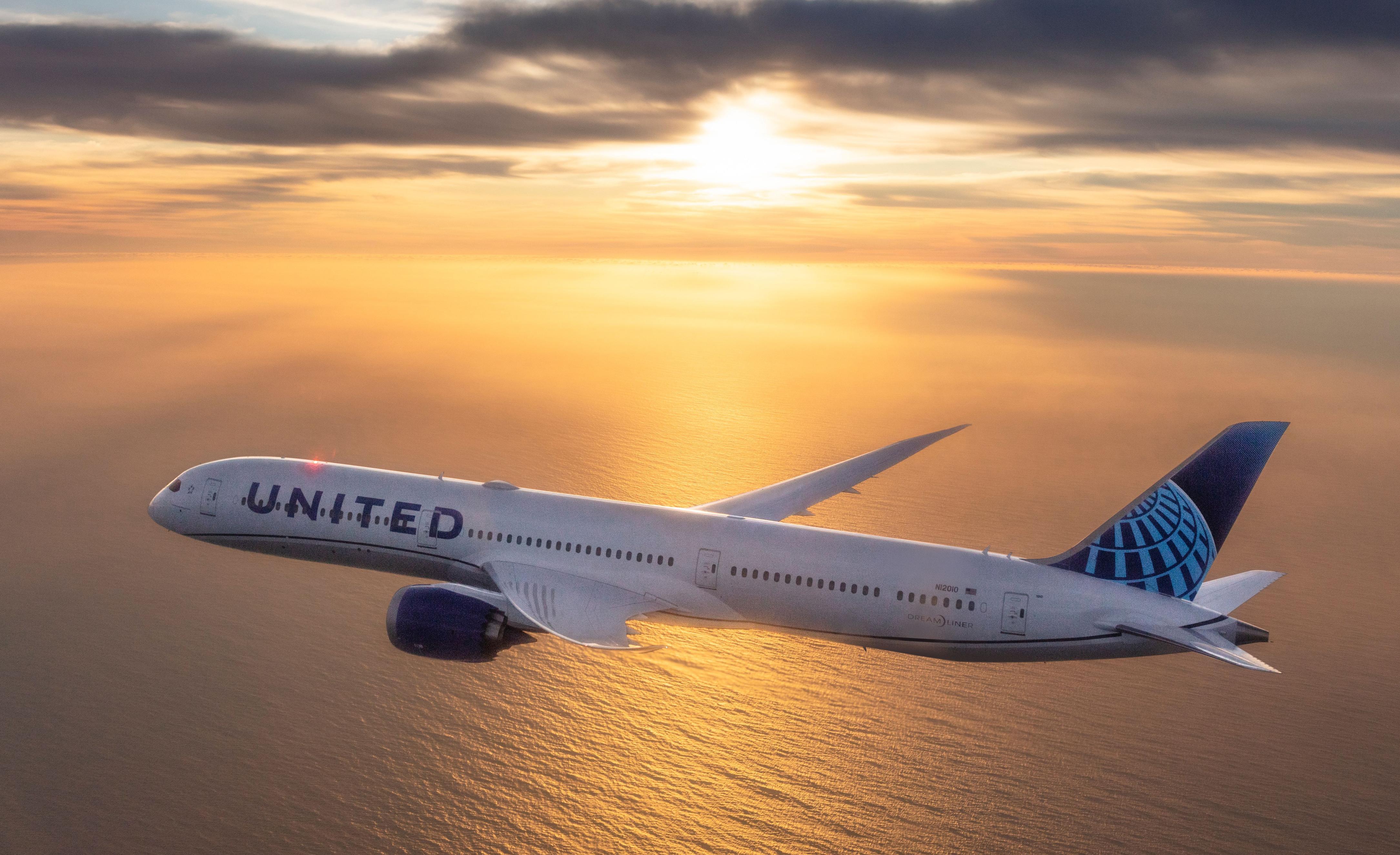 United 787 over ocean