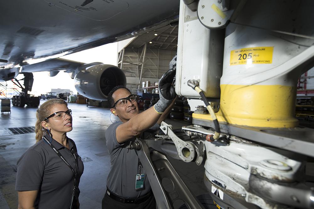 American Airlines maintenance technicians