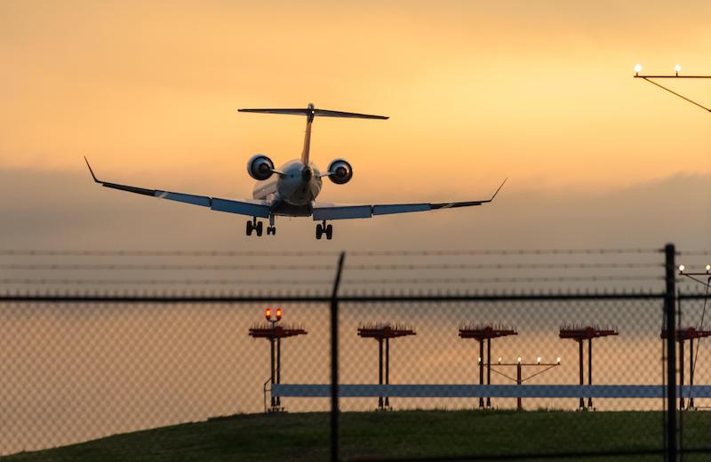 airplane coming in to land