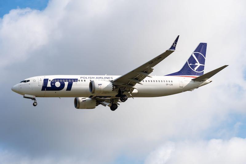 LOT Polish Airlines 737-8