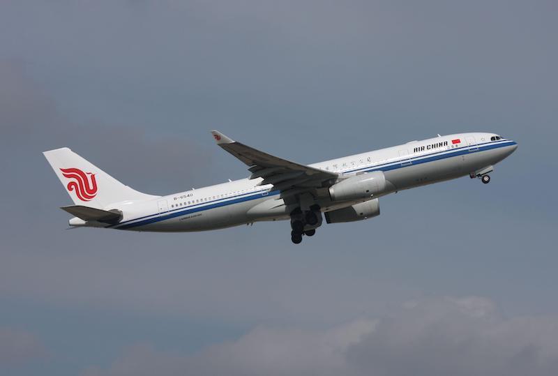 air china jet flying