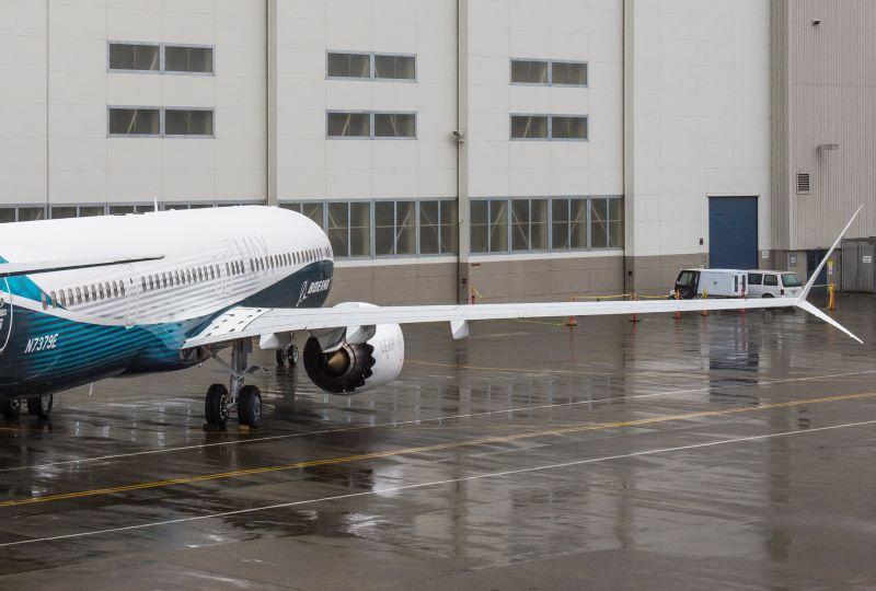 Boeing 737-9 wing