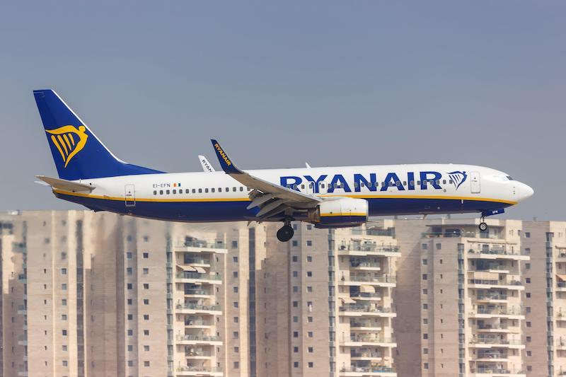 ryanair 737 at TLV