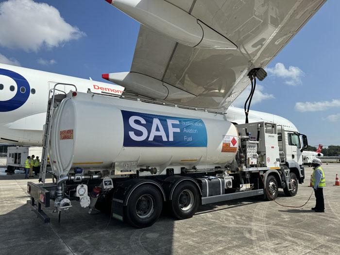 SAF refueling