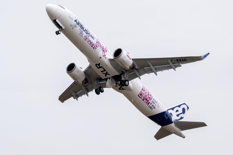 Airbus A321XLR flying