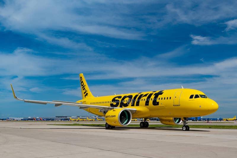 spirit a319 on tarmac