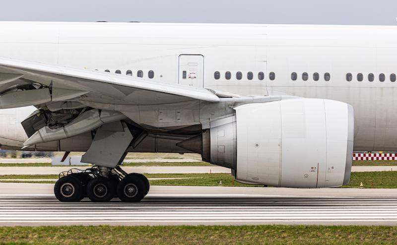 GE90 under wing