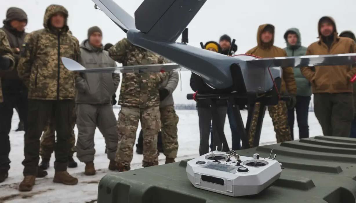 soldiers looking at UAS in ukraine