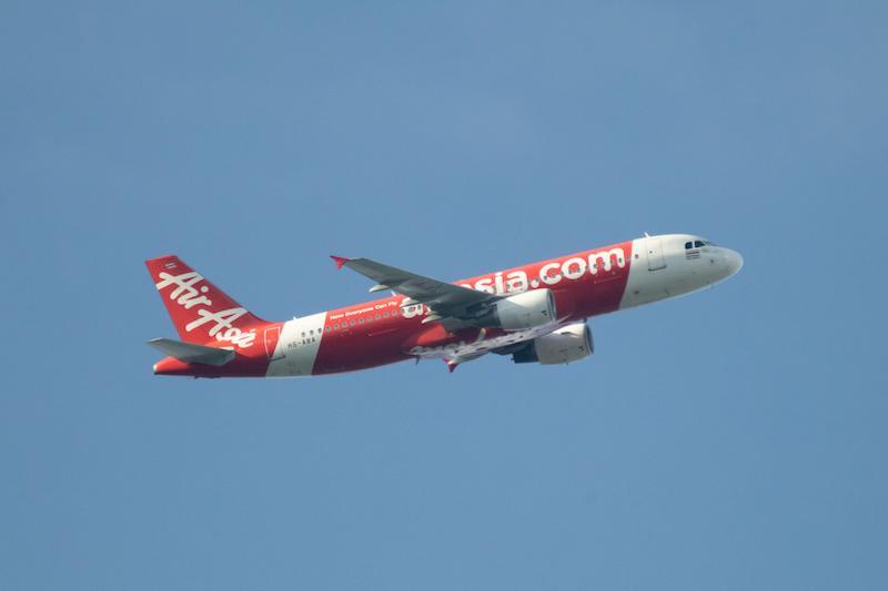 airasia jet flying