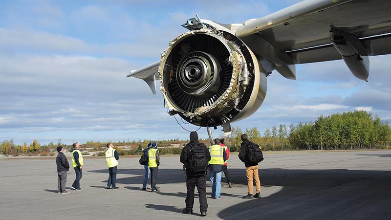 Damaged engine on Air France 066