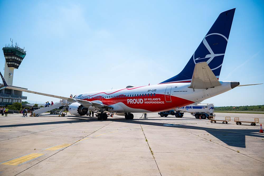 LOT Polish Airlines Boeing 737-8 MAX