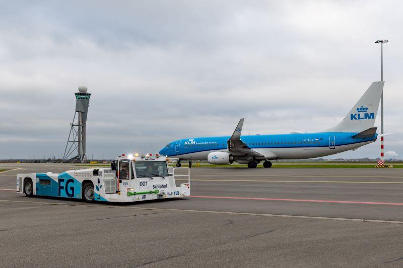 KLM and Taxibot