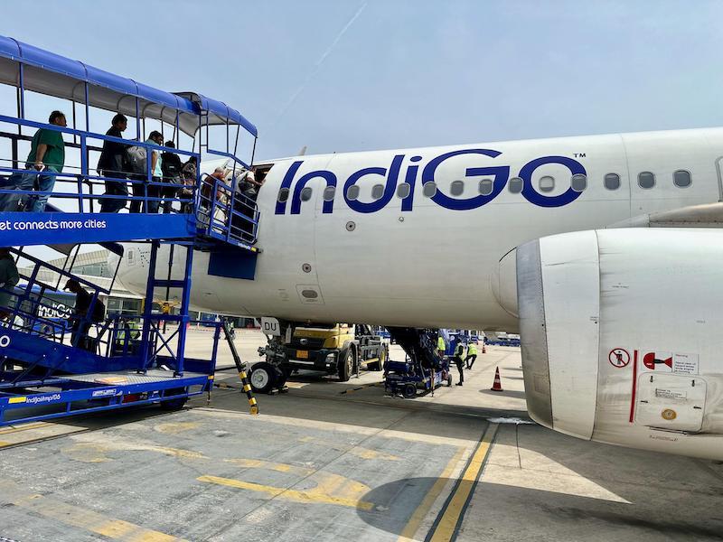 passengers boarding indigo