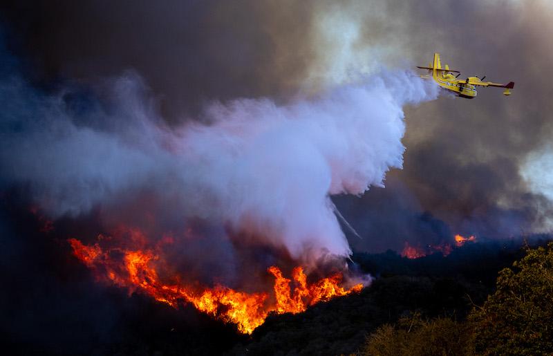 super scooper fighting palisades fire