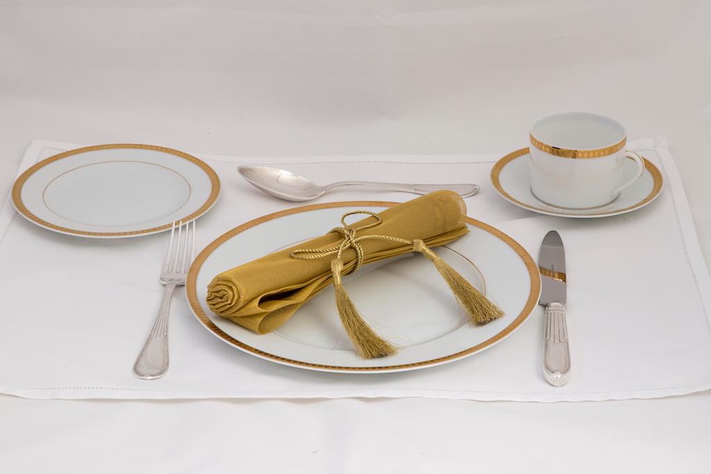 EyeLevel tableware