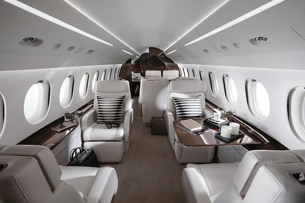 Falcon 8X cabin