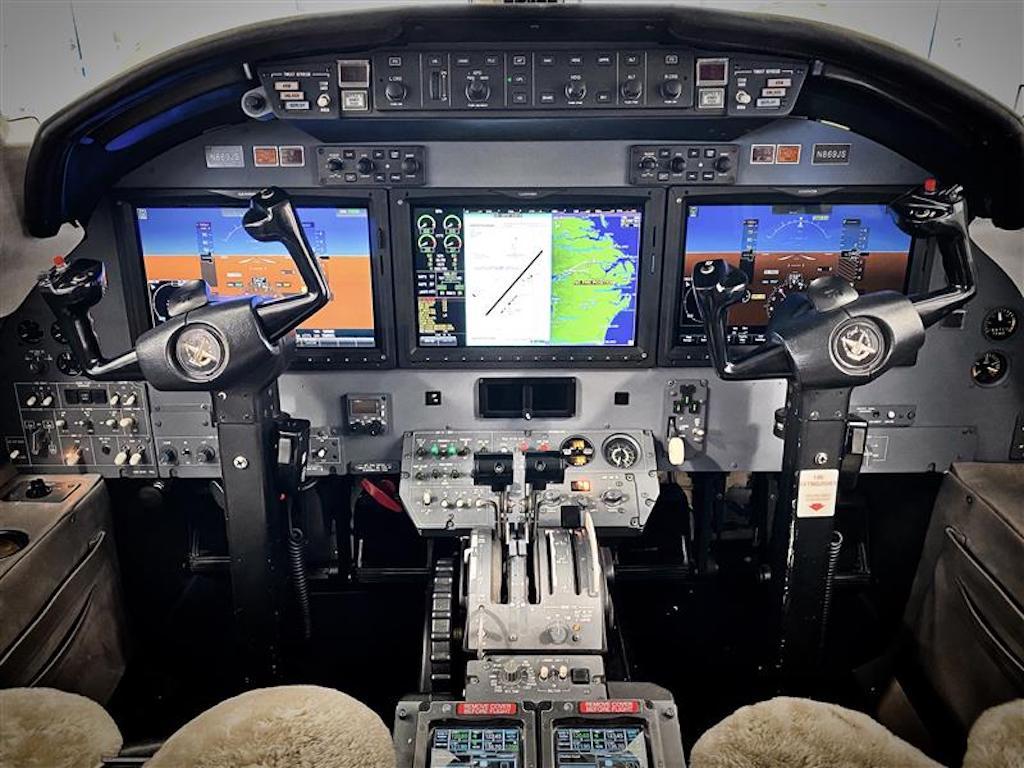 Garmin G5000 flight deck