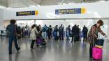 airport crowd