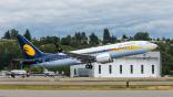 Jet Airways 737-8