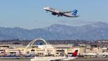 delta and jetblue planes together